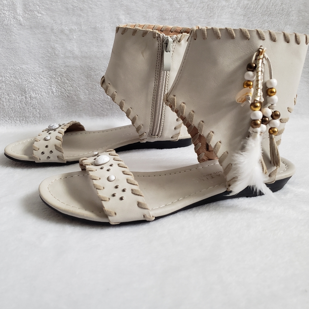 Very volatile sandals